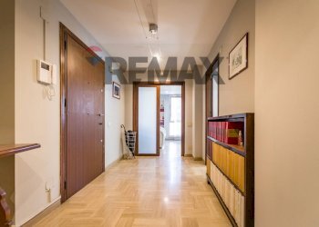 Hall / corridoio - Ufficio Via Ludovico Ariosto
 
16c, Palermo - foto 6