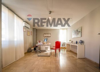 Soggiorno - Ufficio Via Ludovico Ariosto
 
16c, Palermo - foto 10