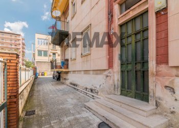 Portone d\'ingresso - Appartamento Via Veneto
 
64, Acireale - foto 21