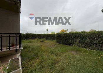 Giardino - Quadrilocale Via Delle Orchidee
 
13, Melilli - foto 5