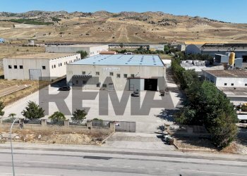 Casa all\'aperto - Shed Via Zona Industriale/C.da Poggiarelli
snc, Caltagirone - photo 1