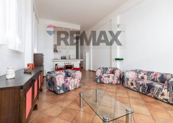 Sala da pranzo - Trilocale via Gaetano Sanfilippo
 
51, Sant'Agata Li Battiati - foto 7