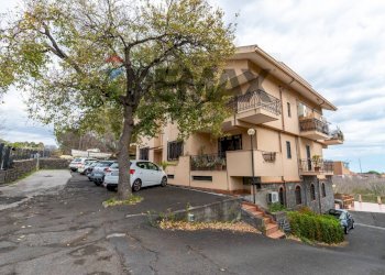 Edificio all\'aperto - Trilocale via Gaetano Sanfilippo
 
51, Sant'Agata Li Battiati - foto 26