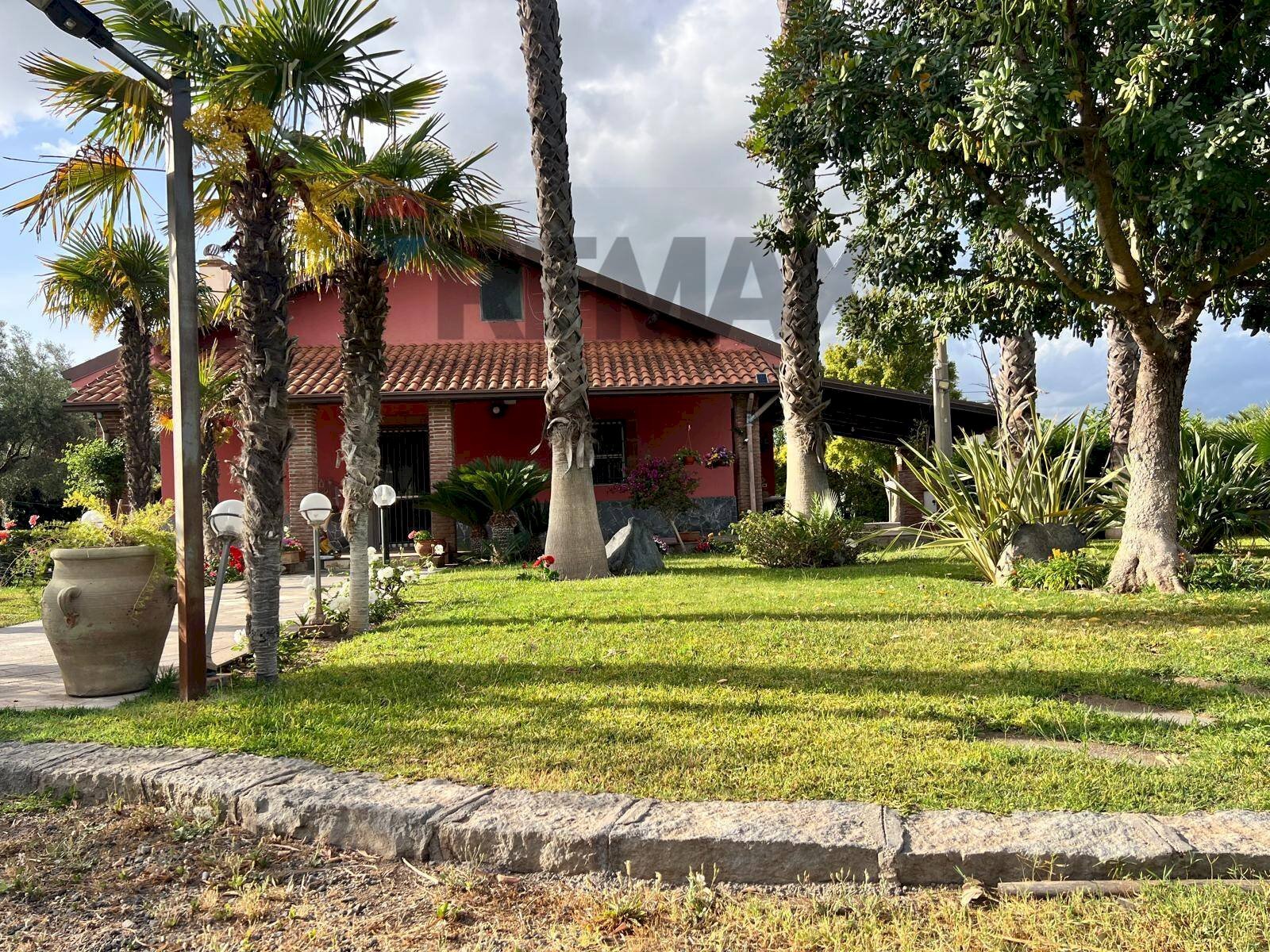 Casa all\'aperto - Villa contrada vasadonna
 
snc, Belpasso - foto 1