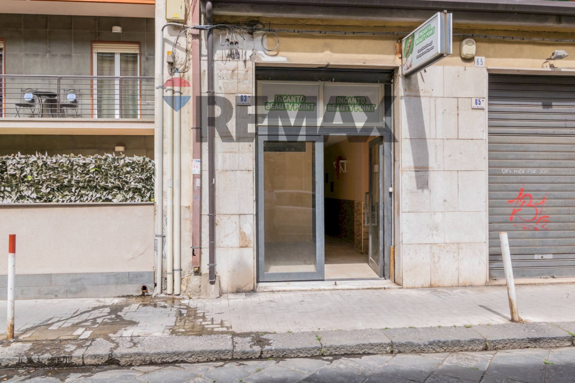 Edificio all\'aperto - Shop VIA ANTONIO SANTANGELO FULCI
 
63, Catania - photo 1