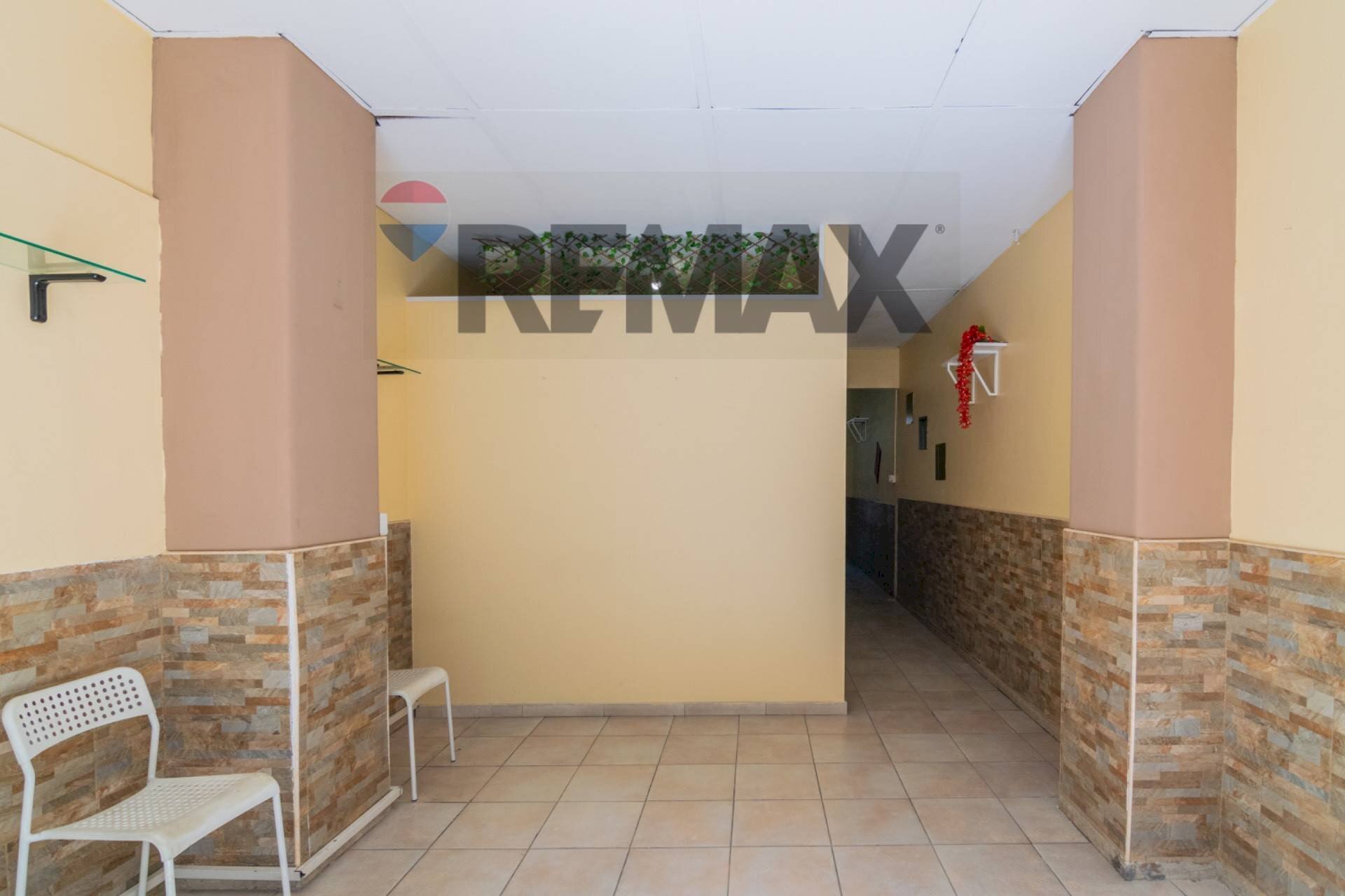 Ricezione / Lobby - Shop VIA ANTONIO SANTANGELO FULCI
63, Catania - photo 3