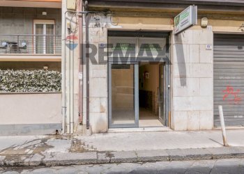 Edificio all\'aperto - Negozio VIA ANTONIO SANTANGELO FULCI
 
63, Catania - foto 1