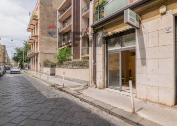 Edificio all\'aperto - Negozio VIA ANTONIO SANTANGELO FULCI
 
63, Catania - foto 2