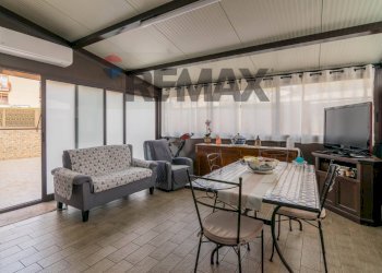 Sala da pranzo - Trilocale via carlo gemmellaro
 
12, Aci Castello - foto 21