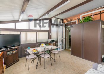 Sala da pranzo - Trilocale via carlo gemmellaro
 
12, Aci Castello - foto 23