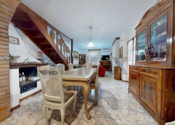 Sala da pranzo - Casa semi indipendente Via Padule
 
22, Pietrasanta - foto 7