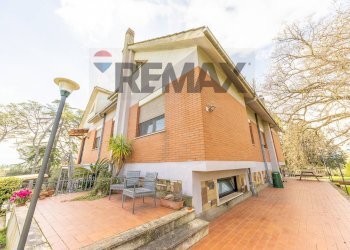 Casa all\'aperto - Casa semi indipendente Via della Marcigliana
 
747, Roma - foto 2