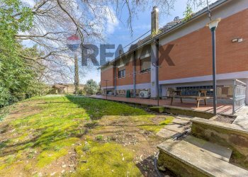 Giardino - Casa semi indipendente Via della Marcigliana
 
747, Roma - foto 5