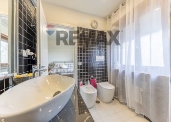 Bagno - Casa semi indipendente Via della Marcigliana
 
747, Roma - foto 37