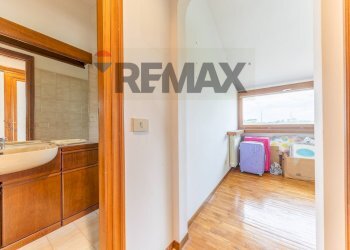 Hall / corridoio - Casa semi indipendente Via della Marcigliana
 
747, Roma - foto 55