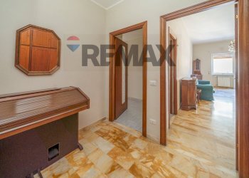 Hall / corridoio - Trilocale Via Franco Sacchetti
 
13, Roma - foto 3