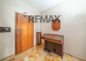 Hall / corridoio - Trilocale Via Franco Sacchetti
 
13, Roma - foto 8