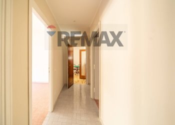 Hall / corridoio - Trilocale Via Franco Sacchetti
 
13, Roma - foto 17