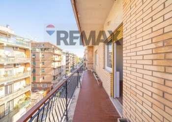 Balcone - Trilocale Via Franco Sacchetti
 
13, Roma - foto 30