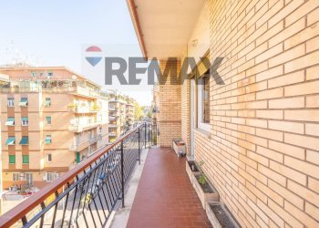 Balcone - Trilocale Via Franco Sacchetti
 
13, Roma - foto 31