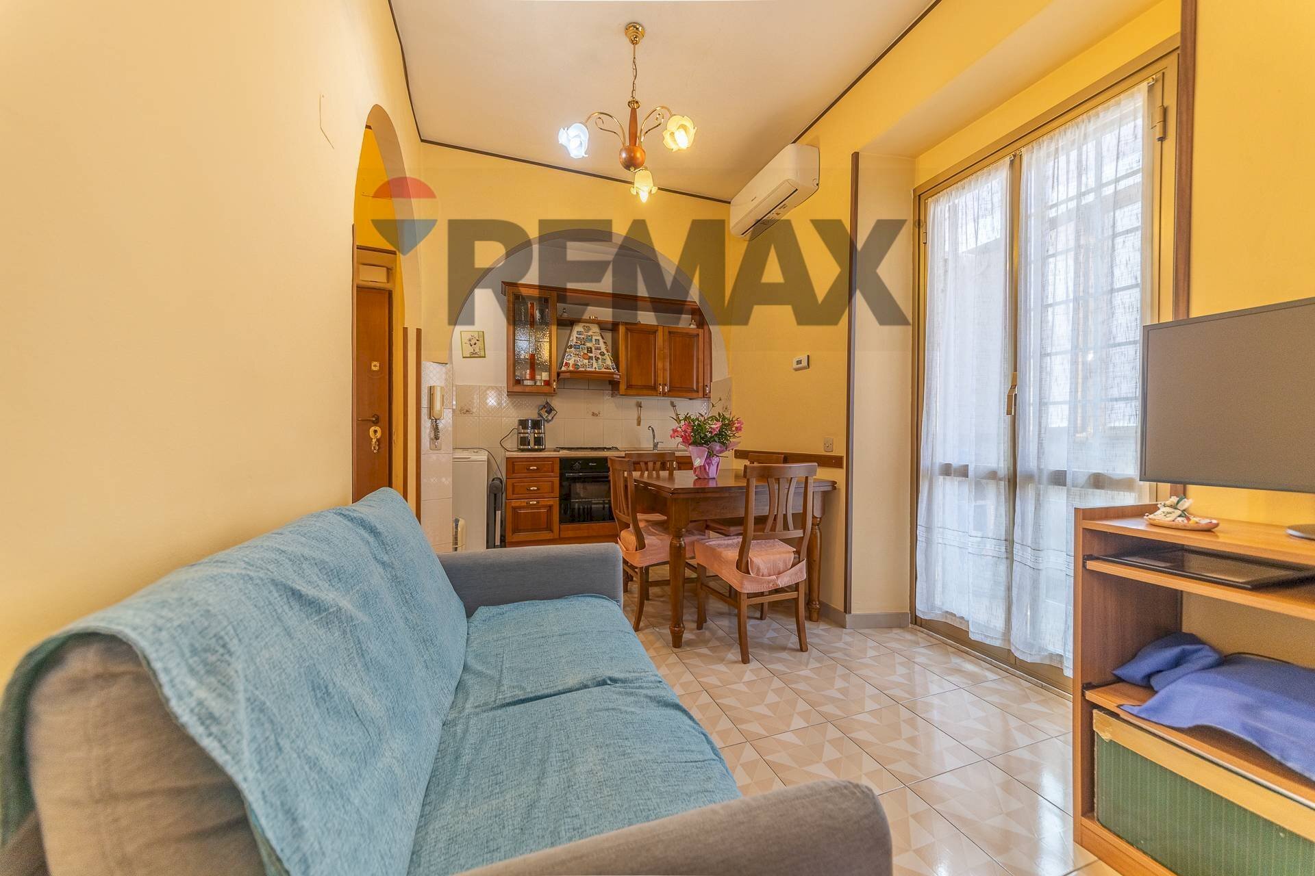 Sala da pranzo - Bilocale Via Comunanza
 
32, Roma - foto 2