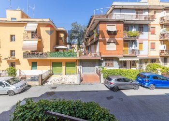 Edificio all\'aperto - Bilocale Via Comunanza
 
32, Roma - foto 27