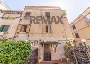 Edificio all\'aperto - Bilocale Via Comunanza
 
32, Roma - foto 31