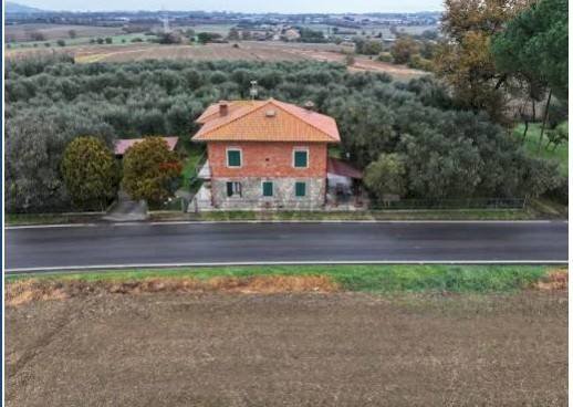 Casa all\'aperto - Casa indipendente Strada Provinciale 304, Castiglione del Lago - foto 1