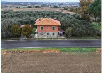 Casa all\'aperto - Casa indipendente Strada Provinciale 304, Castiglione del Lago - foto 1