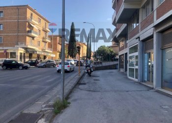 Edificio all\'aperto - Locale Commerciale Via Firenze
 
117, Perugia - foto 4