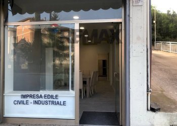 Edificio all\'aperto - Locale Commerciale Via Firenze
 
117, Perugia - foto 5