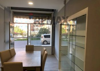 Sala da pranzo - Locale Commerciale Via Firenze
 
117, Perugia - foto 11