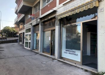 Edificio all\'aperto - Locale Commerciale Via Firenze
 
117, Perugia - foto 5