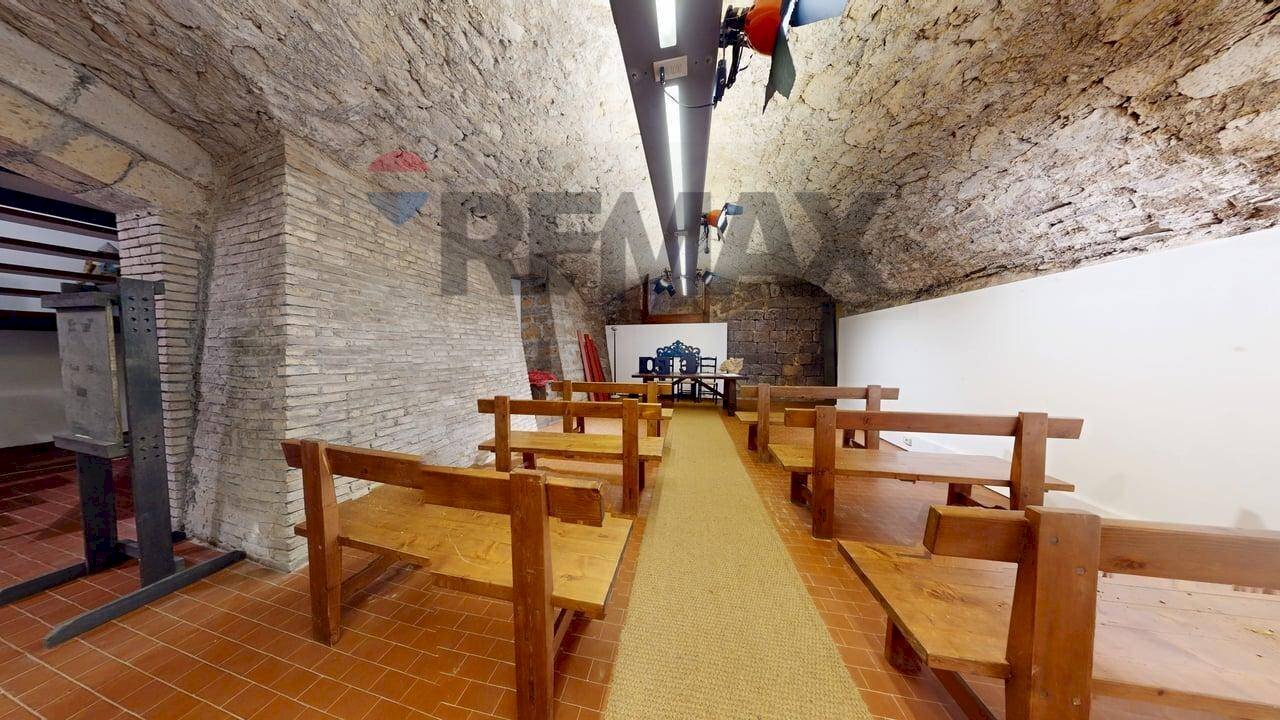 Sala da pranzo - Locale Commerciale VIA CIPRIANO MANENTE
108, Orvieto - foto 3