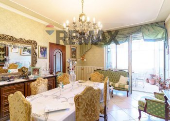 Sala da pranzo - Appartamento via Leonardo Vigo
 
43, Catania - foto 4