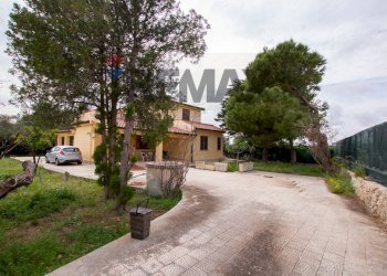 Casa all\'aperto - Casa semi indipendente via traversa la masseria Italia
 
9, Siracusa - foto 7