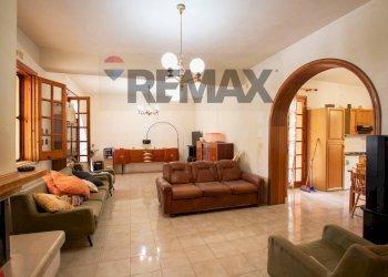 Soggiorno - Casa semi indipendente via traversa la masseria Italia
 
9, Siracusa - foto 12