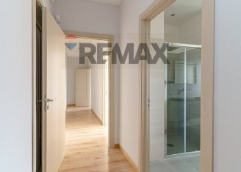 Hall / corridoio - Quadrilocale Via Giacomo Matteotti
 
20, Biancavilla - foto 15