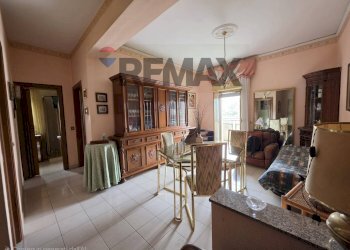 Sala da pranzo - Bilocale Via Largo Basilicata
 
31, Catania - foto 10