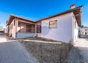 Terrazza - Semi-detached house via tavallini, Confienza - photo 1