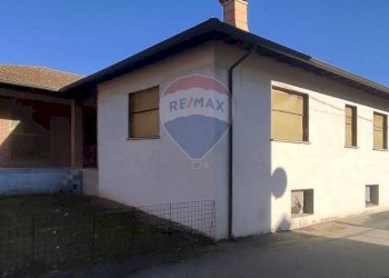 Casa all\'aperto - Semi-detached house via tavallini, Confienza - photo 5