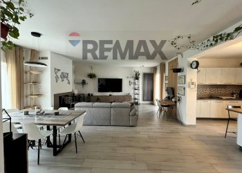 Sala da pranzo - Villa Bifamiliare Via Assunta
 
23, Caserta - foto 7