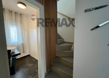 Scale - Villa Bifamiliare Via Assunta
 
23, Caserta - foto 15