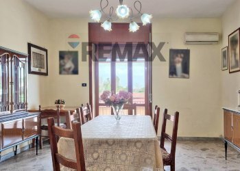 Sala da pranzo - Four-room apartment Via Appia
 
41, Caivano - photo 3