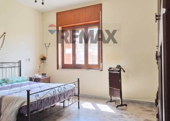 Camera / camera da letto - Four-room apartment Via Appia
 
41, Caivano - photo 25