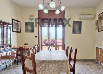 Sala da pranzo - Four-room apartment Via Appia
 
41, Caivano - photo 4