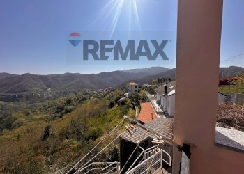 Vista delle montagne - Quadrilocale Via Ronco
 
17, Quiliano - foto 3