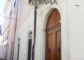 Edificio all\'aperto - Four-room apartment via simonetto
 
16, L'Aquila - photo 1