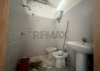 Bagno - Locale Commerciale via Darsena Orientale
 
24, Castel Volturno - foto 6