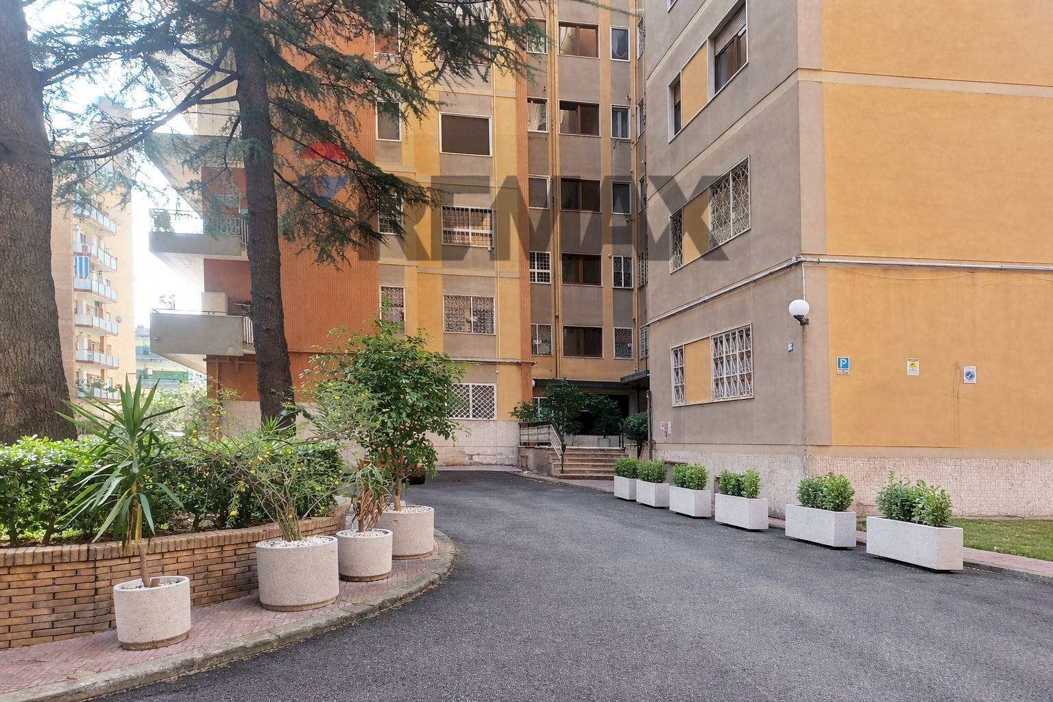 Edificio all\'aperto - Four-room apartment Viale delle Mimose
 
10, Napoli - photo 3